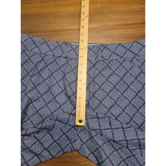 💙 Peter Millar Women’s Wicking Stretch Golf Shorts – Size 10 – Blue Geometric - Picture 9 of 12